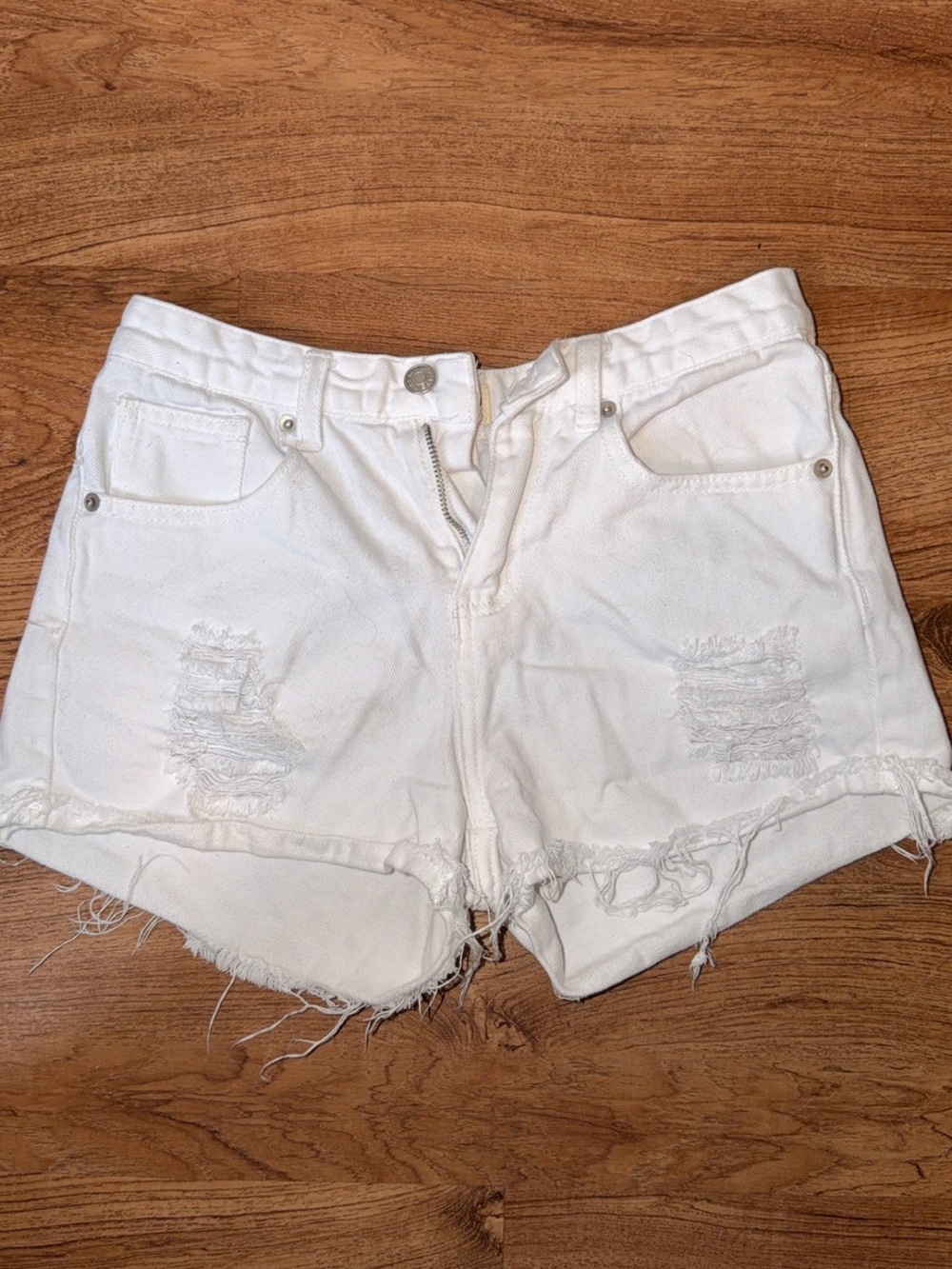 Small YIREN XIU White Distressed Denim Shorts